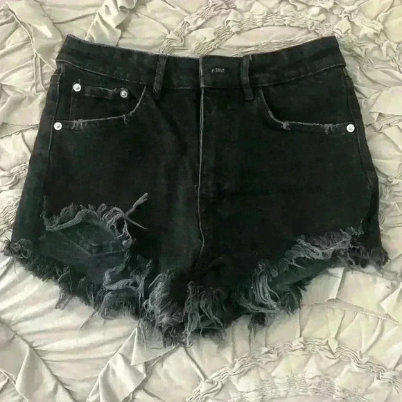 Zara High Rise Shorts in Black - Picture 1 of 4
